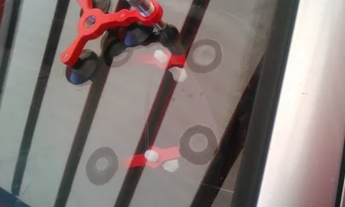 oprava 20 cm praskliny na čelnom skle auta